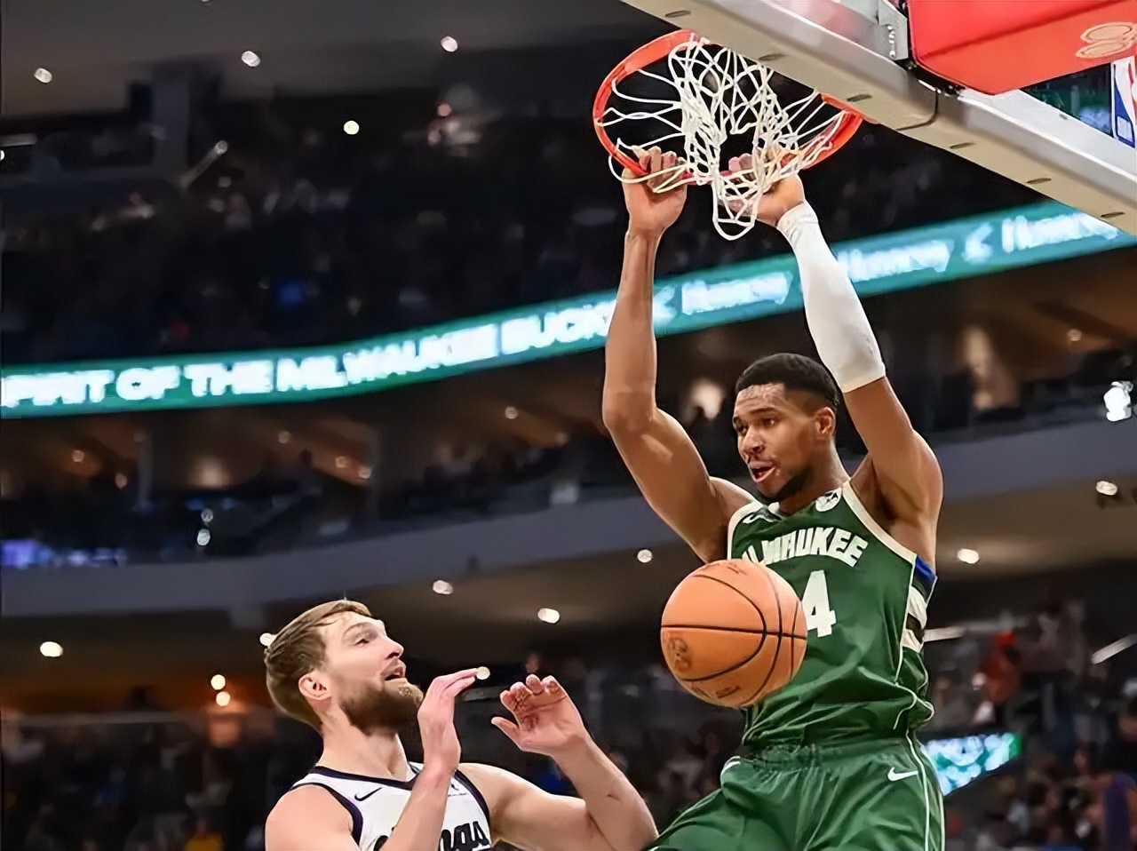 爱游戏入口 -密尔沃基雄鹿迎NBA常规赛关键赛，窗口期手感冰凉，质疑声仍在，球探报告显示潜力的简单介绍