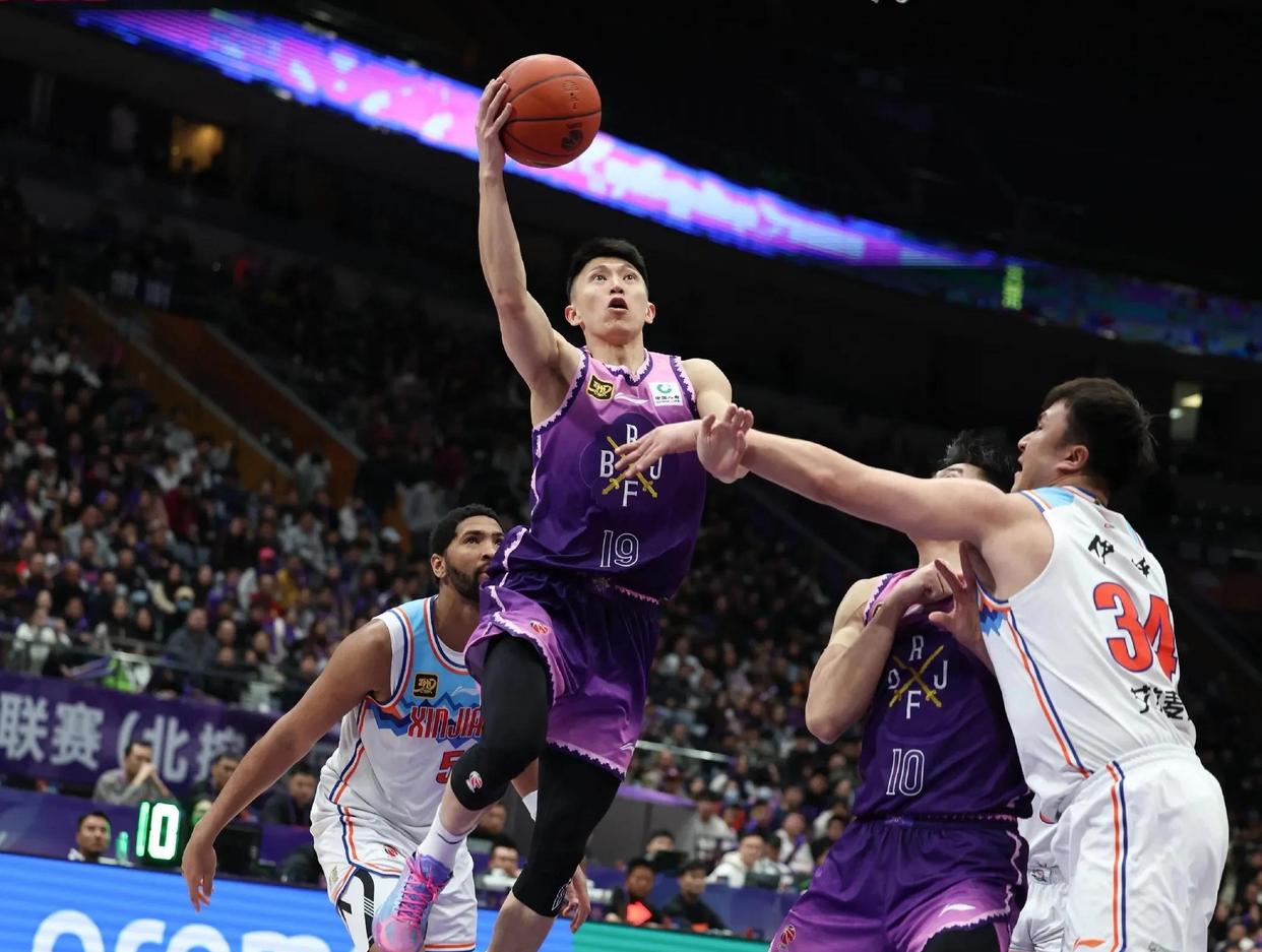 爱游戏官方 -包含窗口期NBA总决赛焦点战，山东泰山状态回暖，引发热议，身体对抗强度拉满的词条