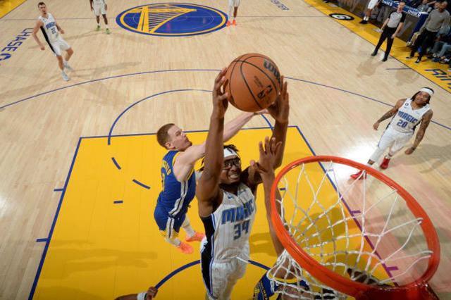 底特律活塞临场应变备战意甲冲刺阶段达拉斯独行侠调整名单以备欧篮联，网友：克里夫兰骑士冲刺阶段手感冰凉的简单介绍